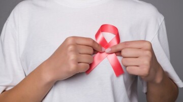 Ученые выяснили, как опухолевые клетки у пациентов с РМЖ становятся устойчивыми к терапии